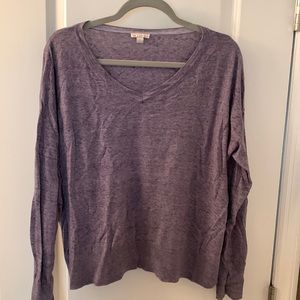 Size L lightweight v-neck sweater Don’t mind the wrinkles